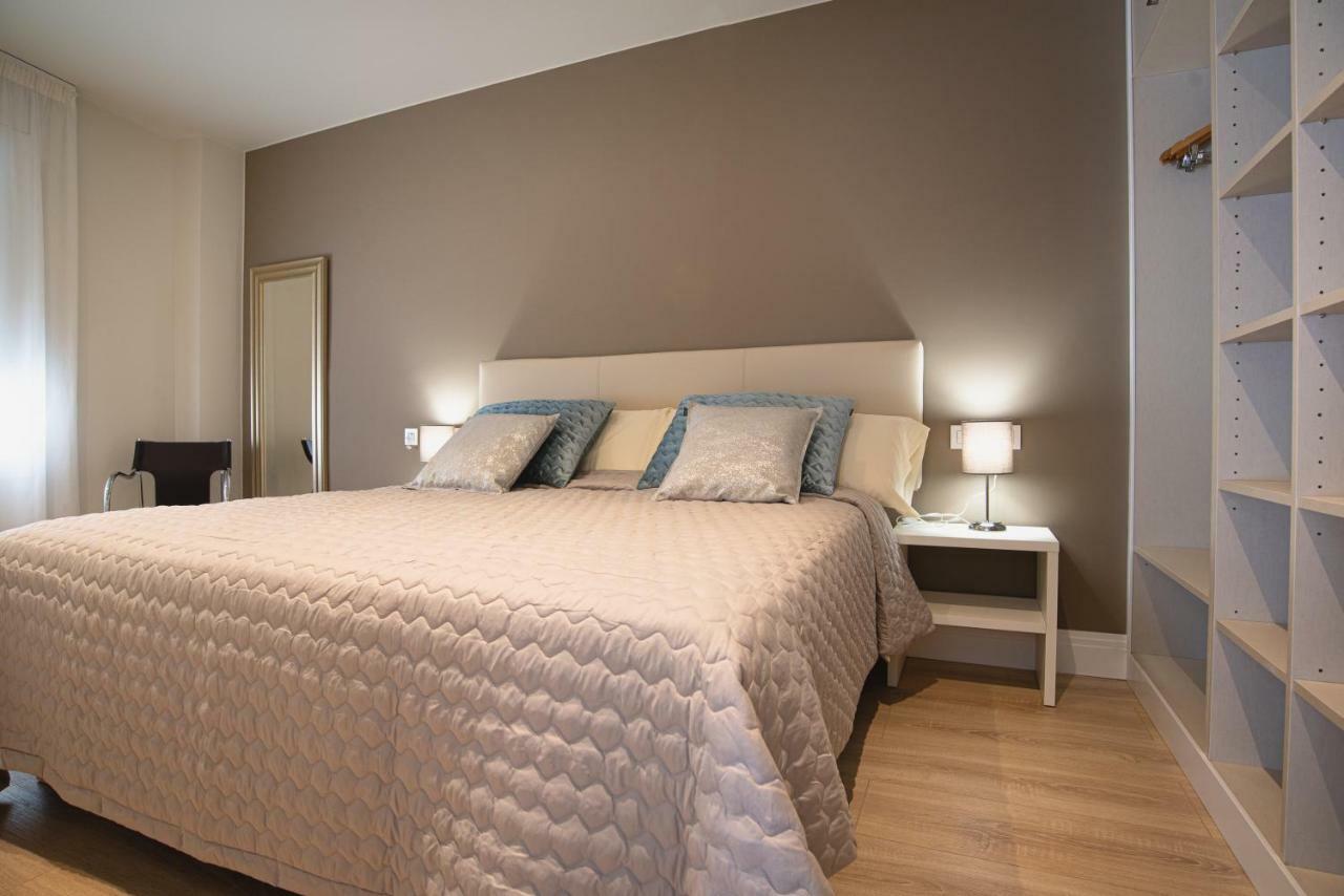Apartamentos Hotel Pirineos Figueres  Eksteriør bilde